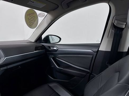 Used 2024 Volkswagen Jetta SE image 23