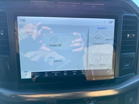 Used 2021 Ford F150 Lariat w/ Equipment Group 502A High image 19