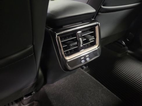 Used 2026 Toyota Crown AWD/4WD image 31
