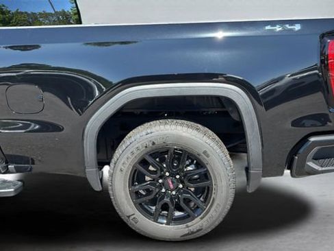Used 2025 GMC Sierra 1500 Elevation image 32