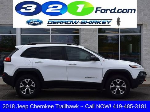 Used 2018 Jeep Cherokee Trailhawk w/ Cold Weather Group AWD/4WD image 3