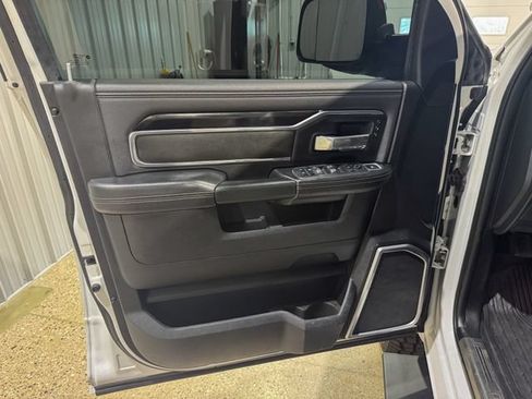 Used 2021 RAM 2500 Laramie w/ Night Edition AWD/4WD image 9
