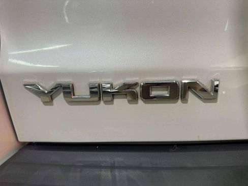 Used 2016 GMC Yukon Denali w/ Open Road Package AWD/4WD image 19