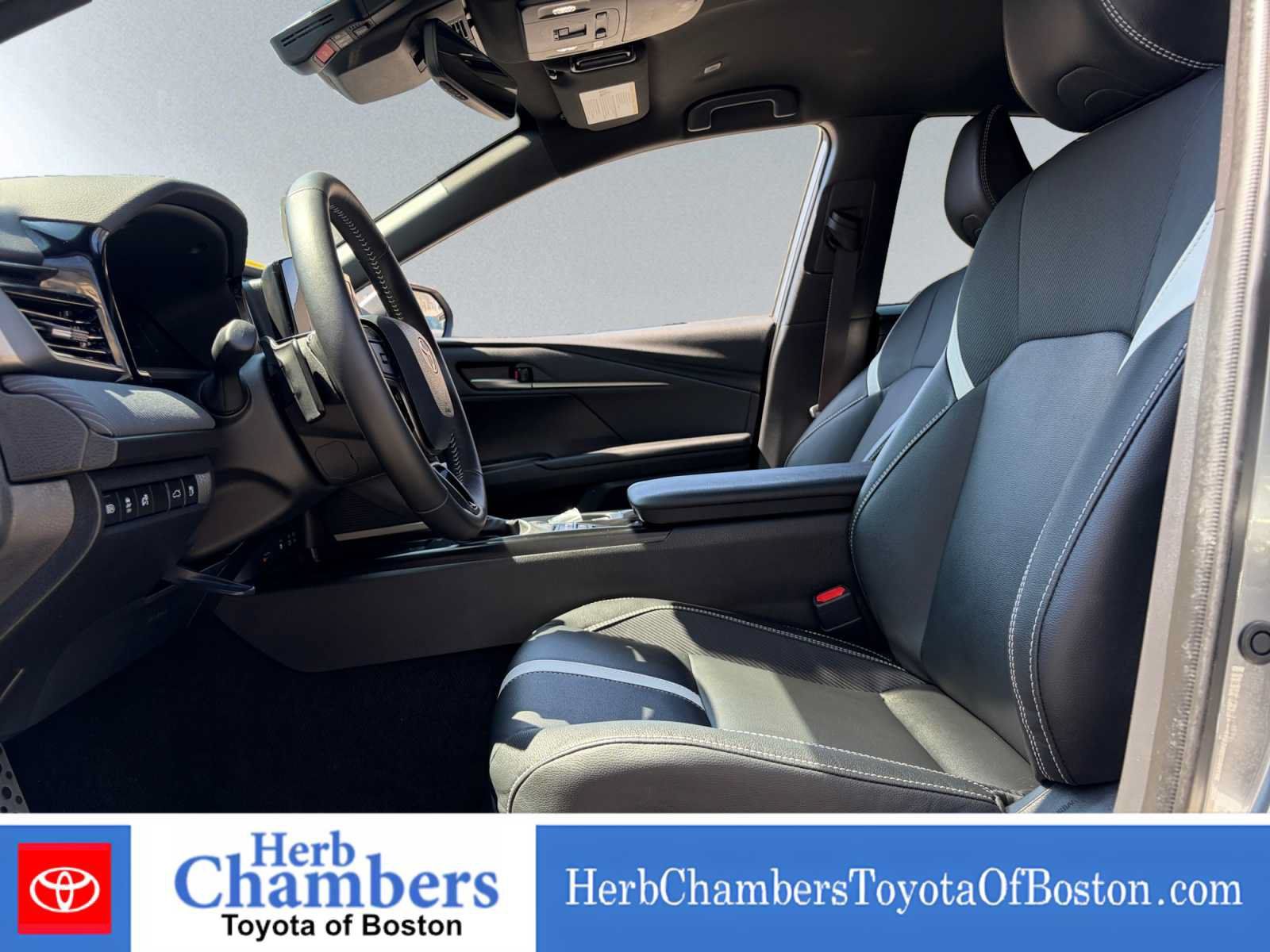 Used 2026 Toyota Camry SE w/ Convenience Package AWD/4WD image 6