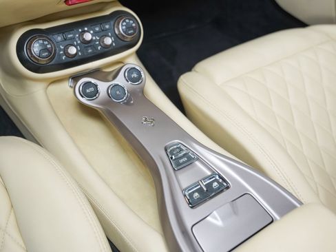 Used 2012 Ferrari California RWD image 41