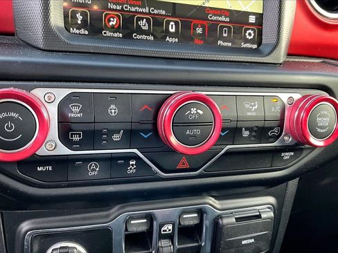 Used 2022 Jeep Wrangler Unlimited Rubicon w/ Steel Bumper Group AWD/4WD image 17