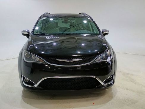 Used 2020 Chrysler Pacifica Limited FWD image 2