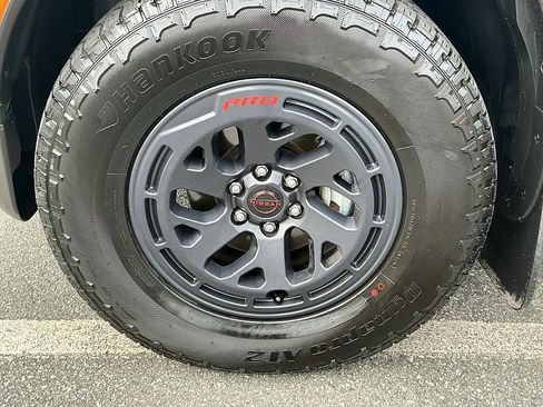 Certified 2025 Nissan Frontier Pro-X image 9