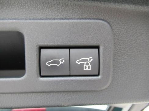 Used 2025 Toyota 4Runner Trailhunter image 33