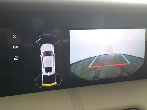 Certified 2025 Porsche Taycan image 24