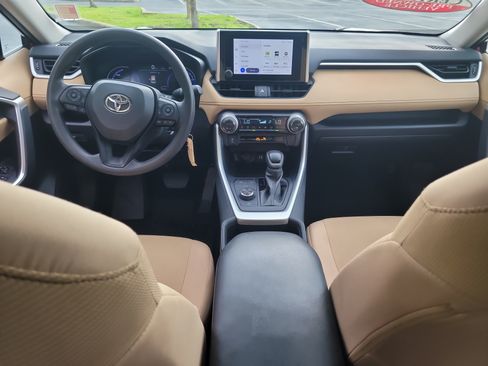 Certified 2024 Toyota RAV4 LE AWD/4WD image 15