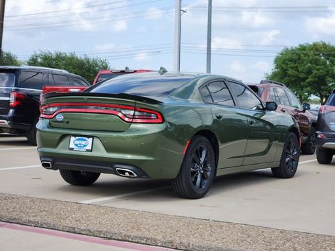 Used 2022 Dodge Charger SXT w/ Blacktop Package AWD/4WD image 3