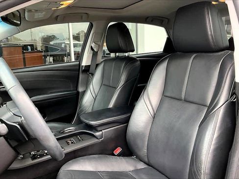 Used 2017 Toyota Avalon XLE Premium image 6