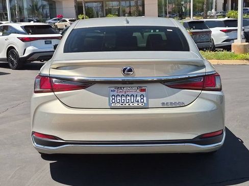 Used 2019 Lexus ES 300h w/ Premium Package FWD image 6