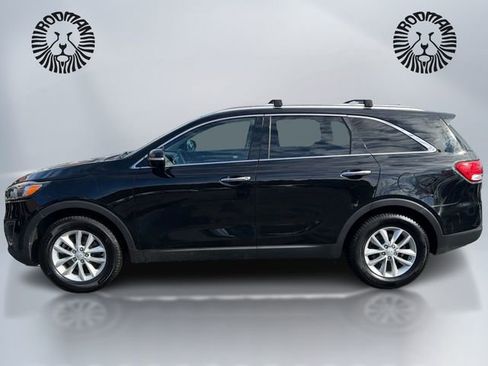 Used 2017 Kia Sorento LX image 8