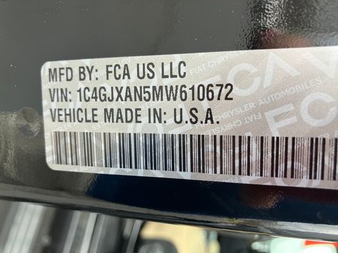 Used 2021 Jeep Wrangler Sport image 31