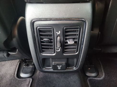 Used 2019 Jeep Grand Cherokee Altitude image 13