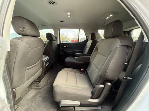 Used 2020 Chevrolet Traverse LT image 17