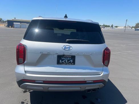 Used 2023 Hyundai Palisade Limited FWD image 5