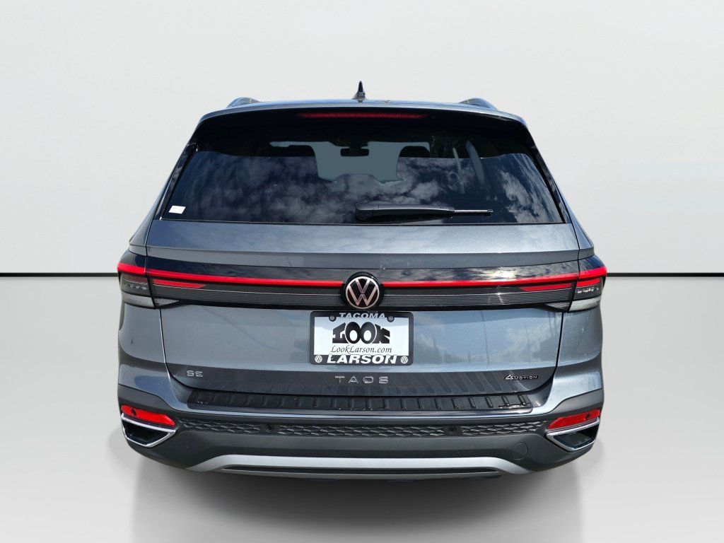New 2026 Volkswagen Taos SE AWD/4WD image 4