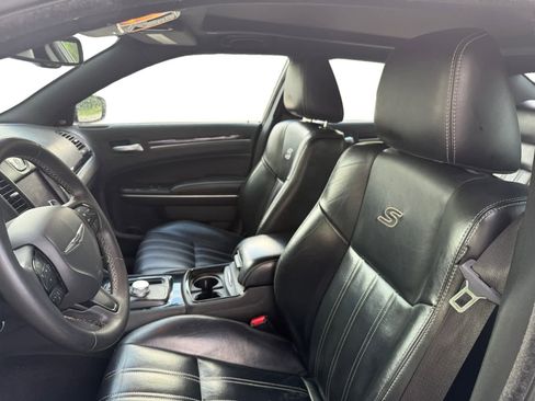 Used 2022 Chrysler 300 S RWD image 11