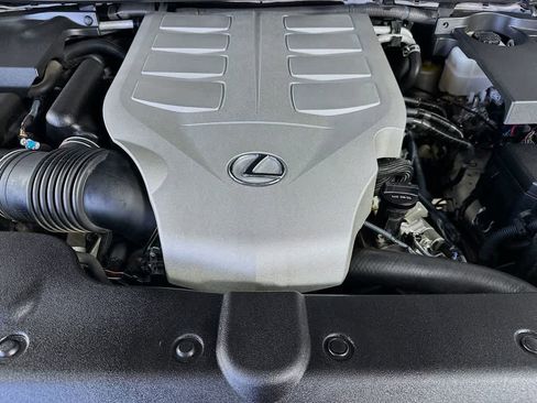 Used 2016 Lexus GX 460 w/ Preferred Accessory Package image 9