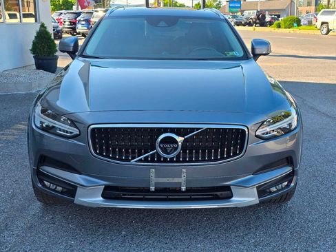 Used 2018 Volvo V90 T6 Cross Country w/ Convenience Package AWD/4WD image 2