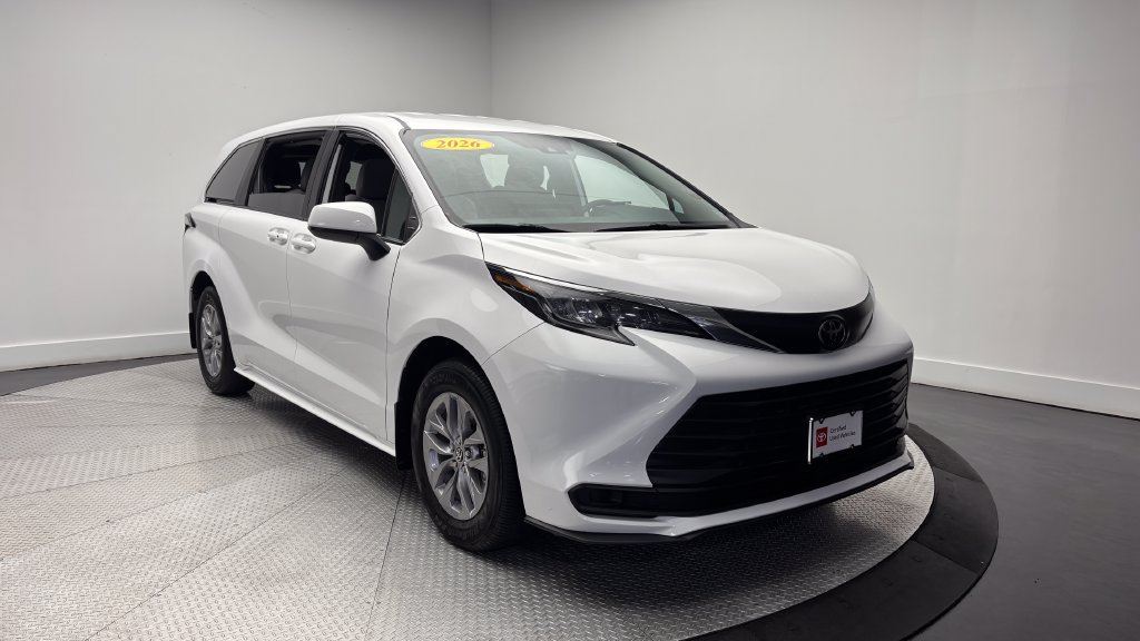 Certified 2026 Toyota Sienna LE FWD image 43