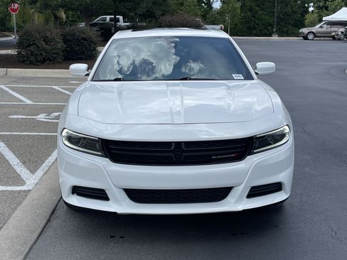 Used 2022 Dodge Charger SXT RWD image 3
