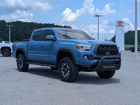 Used 2019 Toyota Tacoma TRD Off-Road AWD/4WD image 7
