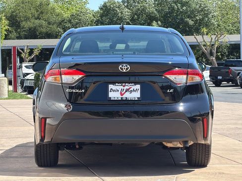 Used 2025 Toyota Corolla LE FWD image 5