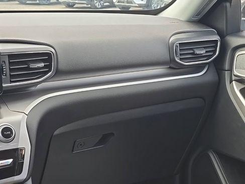 Used 2022 Ford Explorer XLT w/ Equipment Group 202A image 33