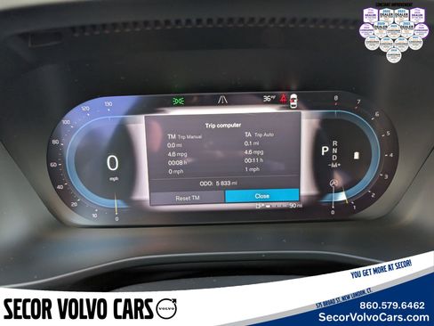 Used 2024 Volvo XC40 B5 Core image 17