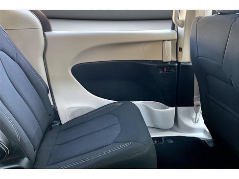 Certified 2024 Chrysler Voyager LX FWD image 36