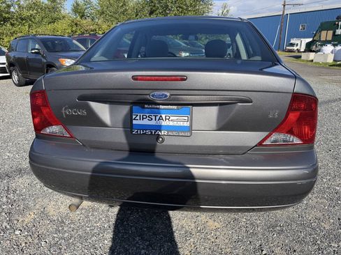 Used 2003 Ford Focus SE FWD image 5