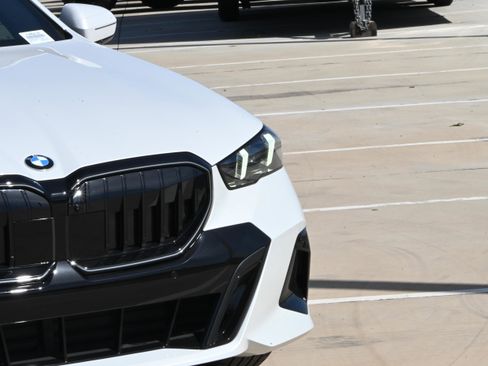 New 2026 BMW 540i xDrive w/ Executive Package AWD/4WD image 6