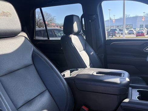 Used 2023 Chevrolet Tahoe High Country image 33