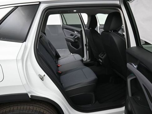 New 2026 Volkswagen Tiguan SE image 13