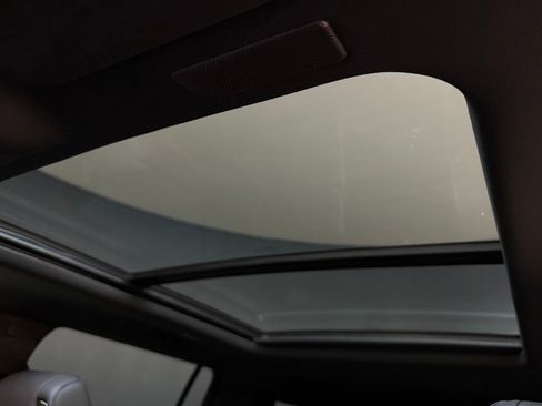 Certified 2025 Cadillac Escalade ESV Premium Luxury image 13