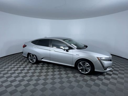 Used 2018 Honda Clarity Touring image 2