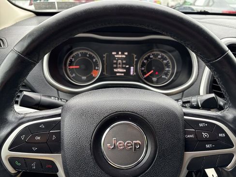 Used 2014 Jeep Cherokee Latitude AWD/4WD image 19