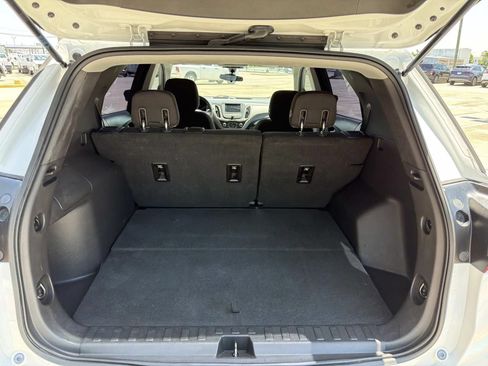 Used 2019 Chevrolet Equinox LS FWD image 11