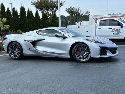 Used 2026 Chevrolet Corvette Z06 RWD image 3