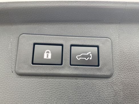 Used 2023 Subaru Outback Touring AWD/4WD image 31