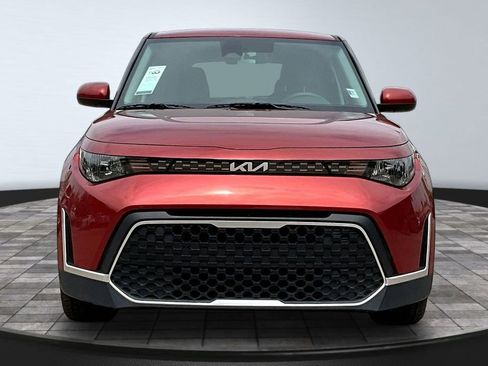 Used 2025 Kia Soul LX w/ LX Technology Package FWD image 3
