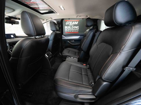 Used 2024 MAZDA CX-90 Plug-In Hybrid w/ Preferred AWD/4WD image 23