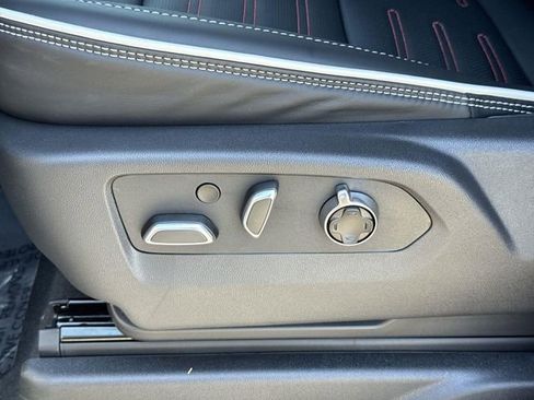 New 2026 GMC Yukon XL AT4 Ultimate AWD/4WD image 21