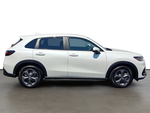 Used 2027 Honda HR-V LX image 9