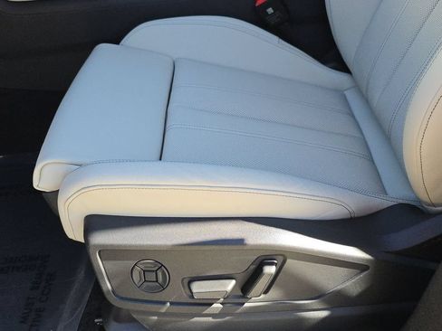 Used 2025 Audi Q5 Premium Plus w/ Premium Plus AWD/4WD image 20