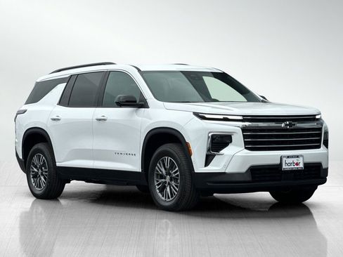 New 2025 Chevrolet Traverse LT w/ Enhanced Driving Package FWD image 2